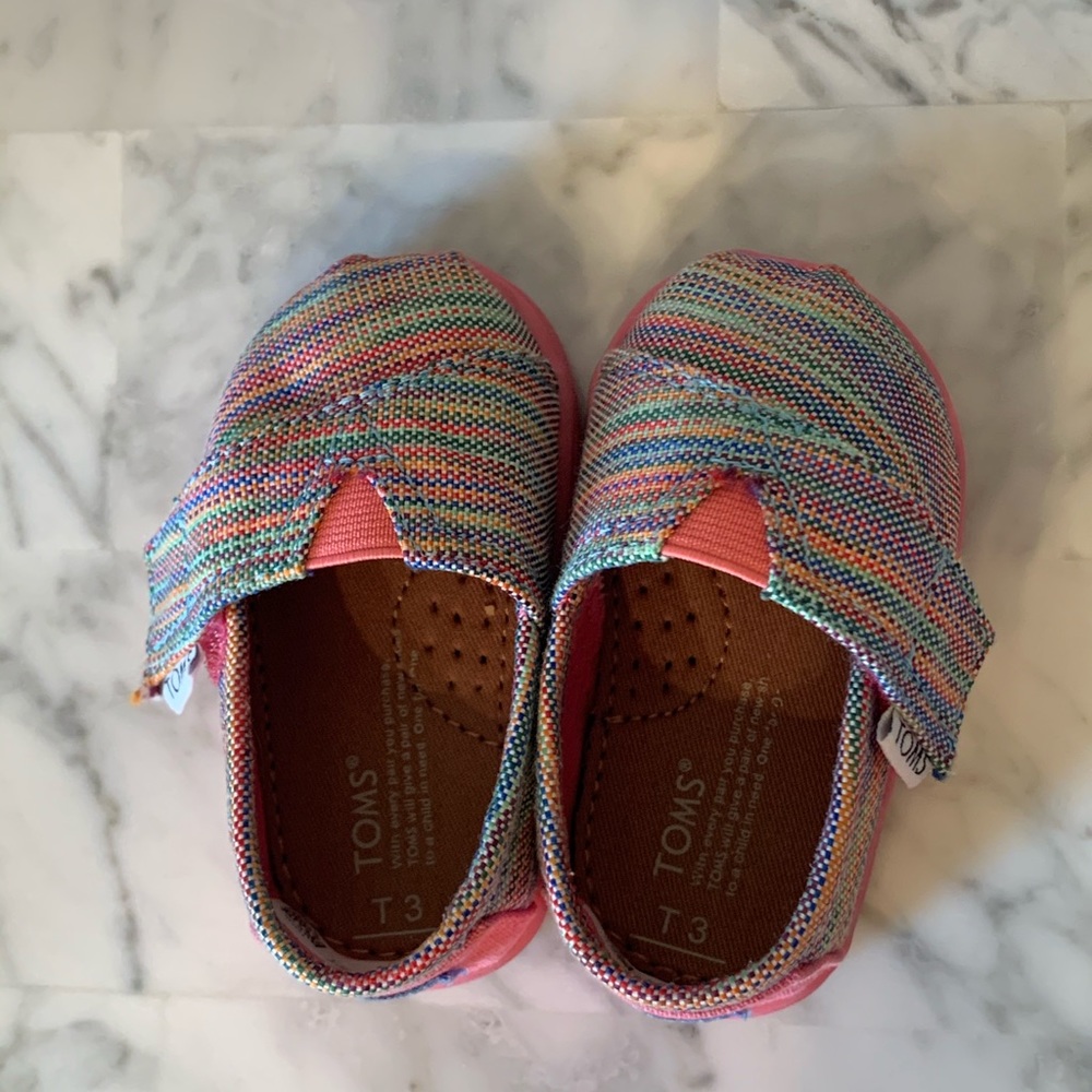 Toms crib shoes